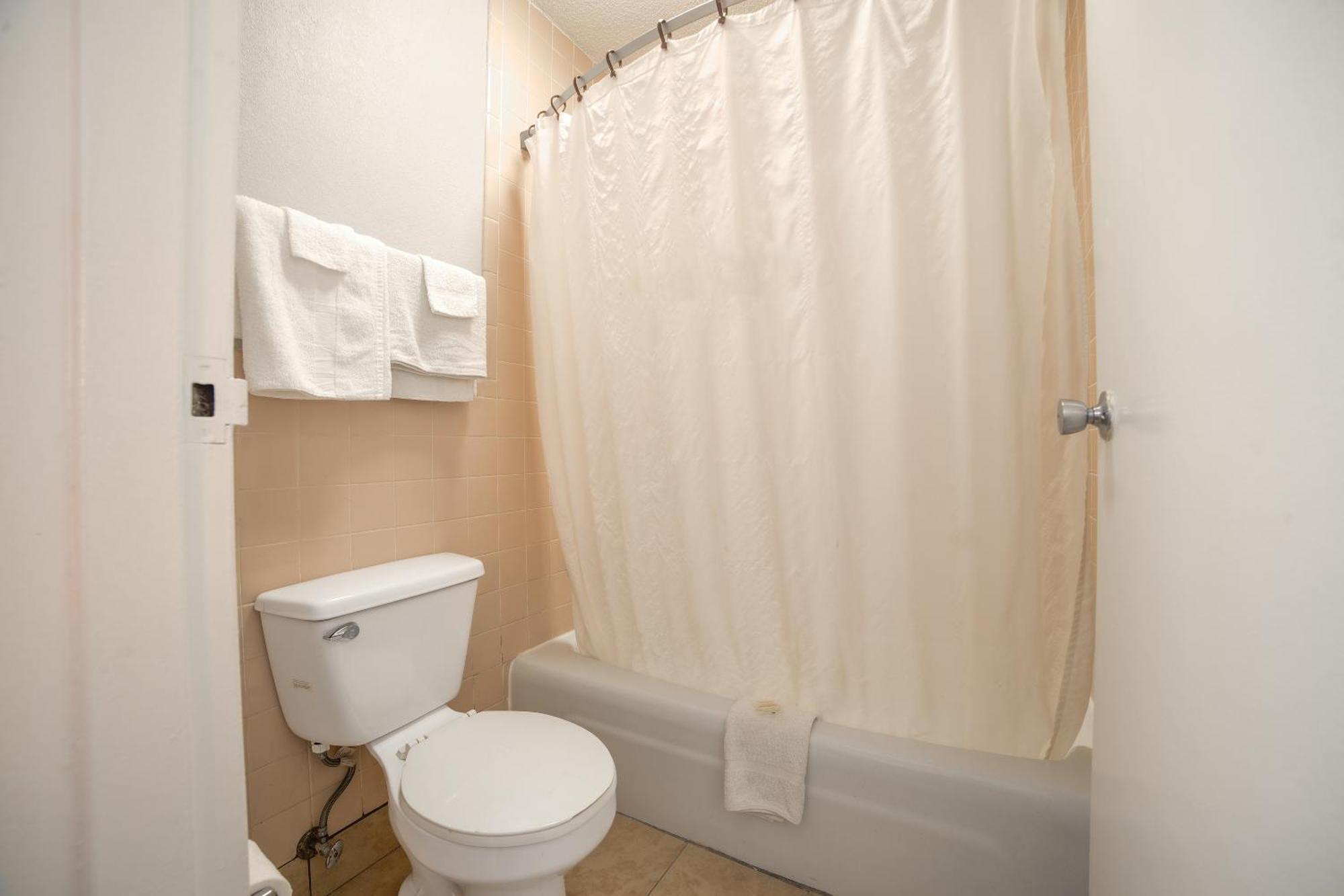 Masters Inn Selma Smithfield I-95 By Oyo Exterior foto